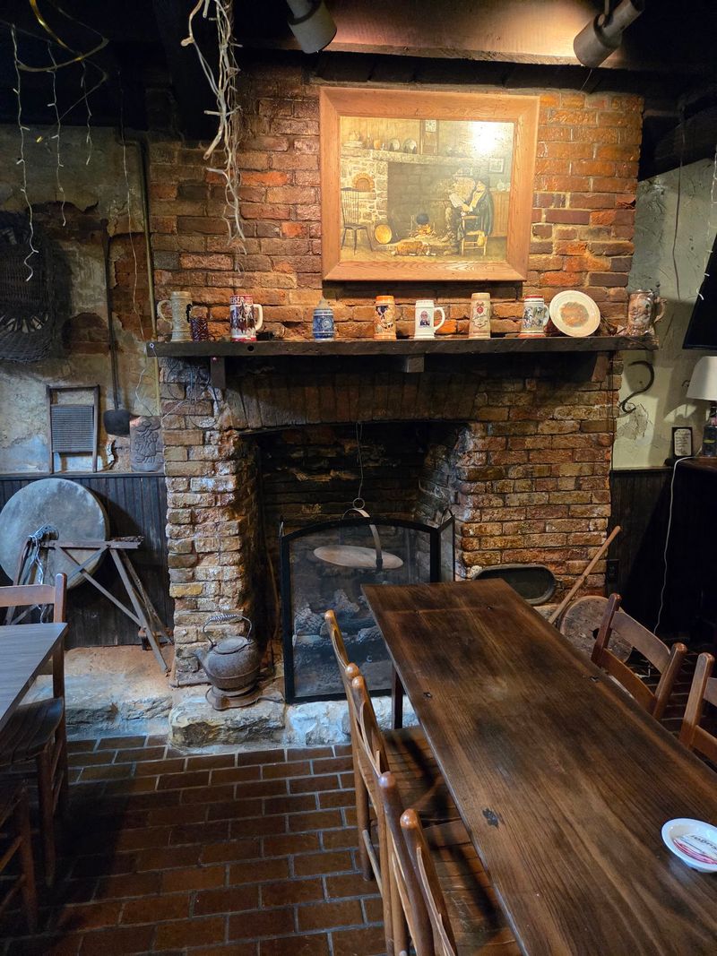 Clay Haus, Somerset
