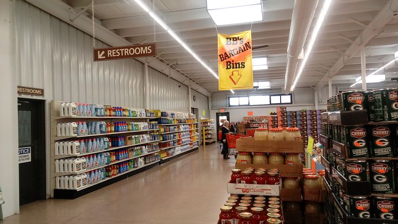 Clean Aisles Make Bargain Hunting Easier Clean Aisles Make Bargain Hunting Easier