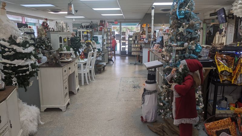 Clean And Beautifully Organized Displays