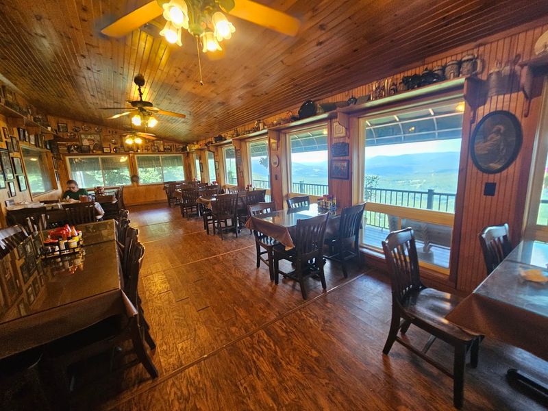 Cliff House Inn Restaurant, Jasper Cliff House Inn Restaurant, Jasper