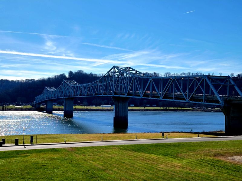 Downtown Riverfront And Bicentennial Park