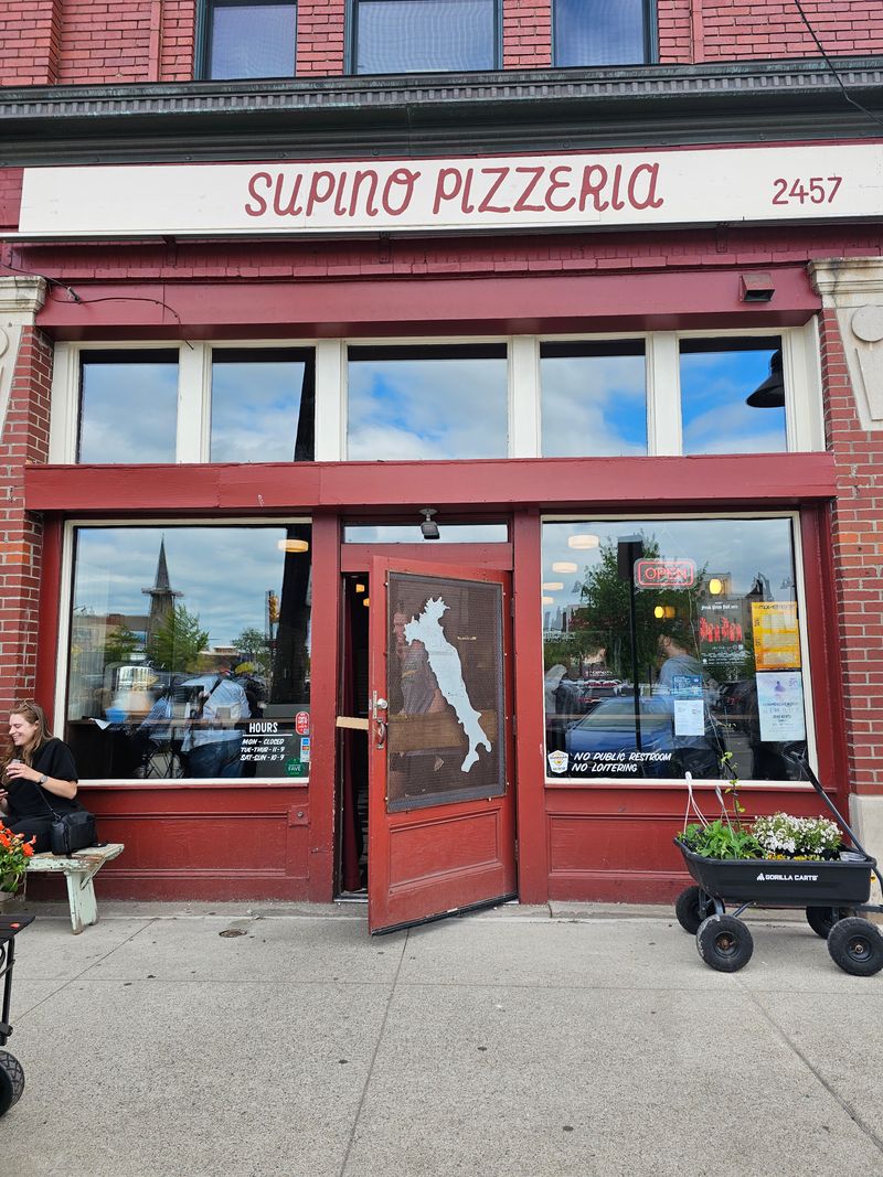 Supino Pizzeria – Detroit