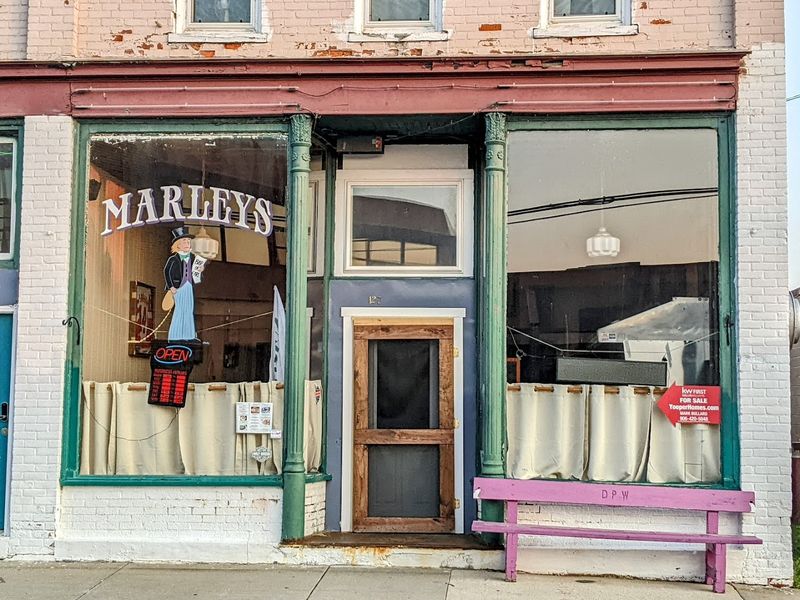 Marley’s Bar, Manistique