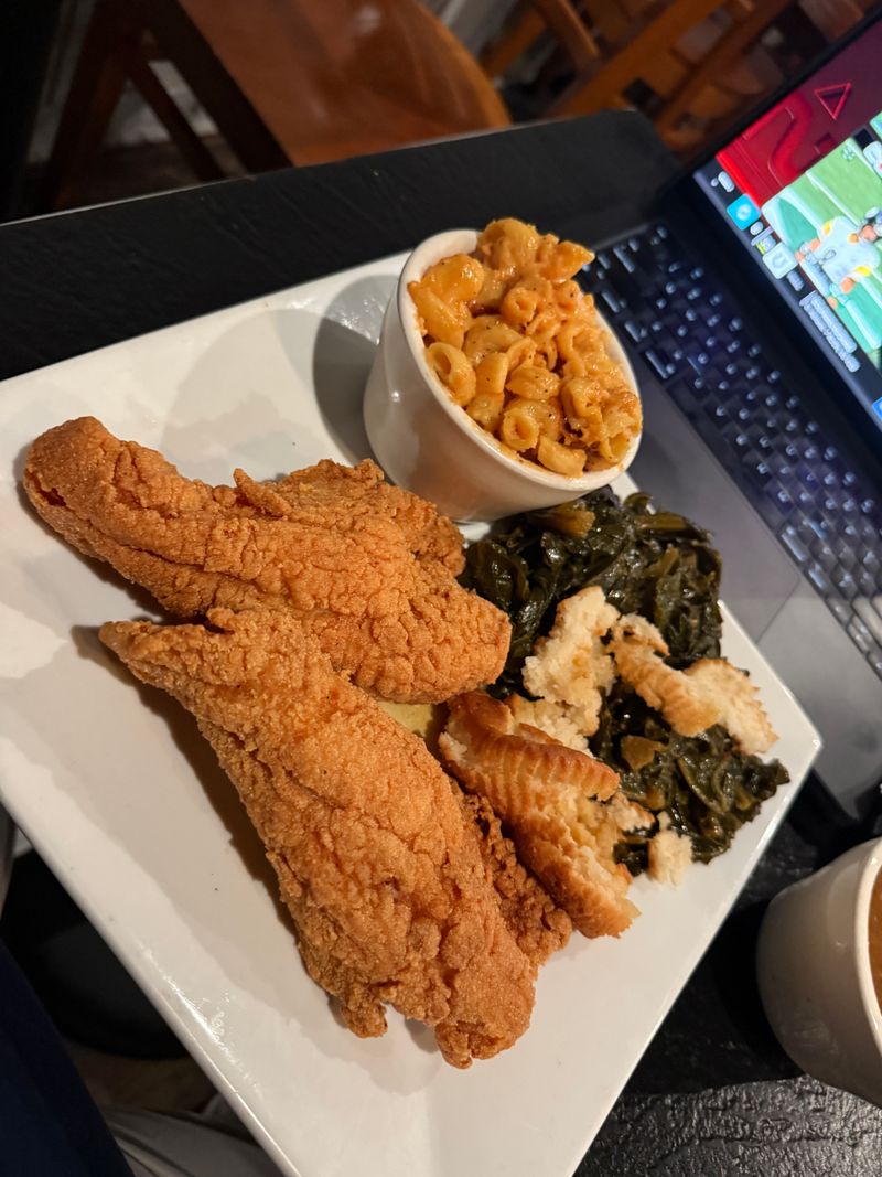 Slade's Bar & Grill – Boston (Roxbury)