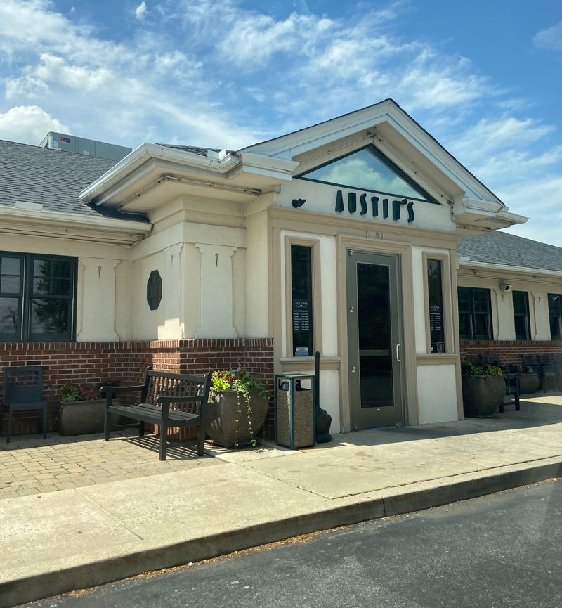 Austin's Restaurant & Bar