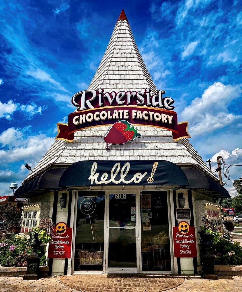 Riverside Chocolate Factory - McHenry