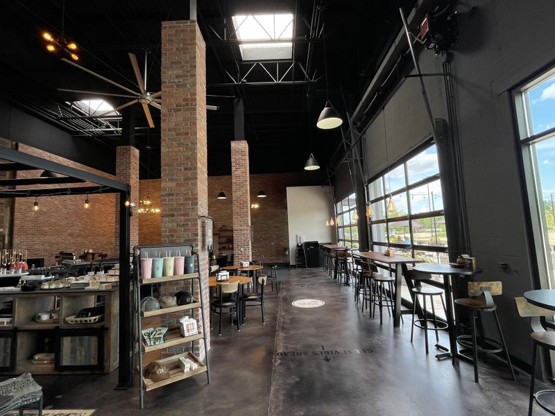 Vibrant Coffeehouse + Kitchen – Moline