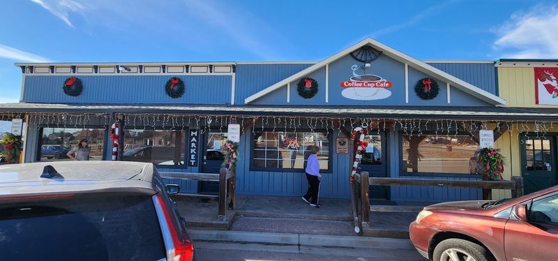Coffee Cup Cafe, Monument
