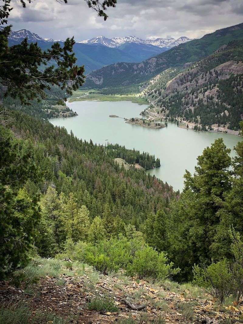 Mountain Views That Reframe Every Ordinary Moment