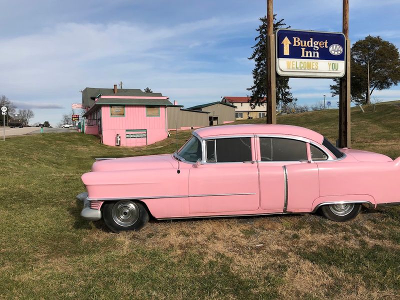 Roadside Americana With A Sweet Tooth