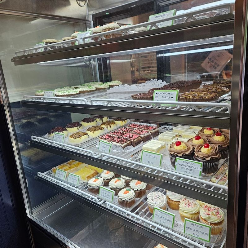 Cole's Bakery & Cafe
