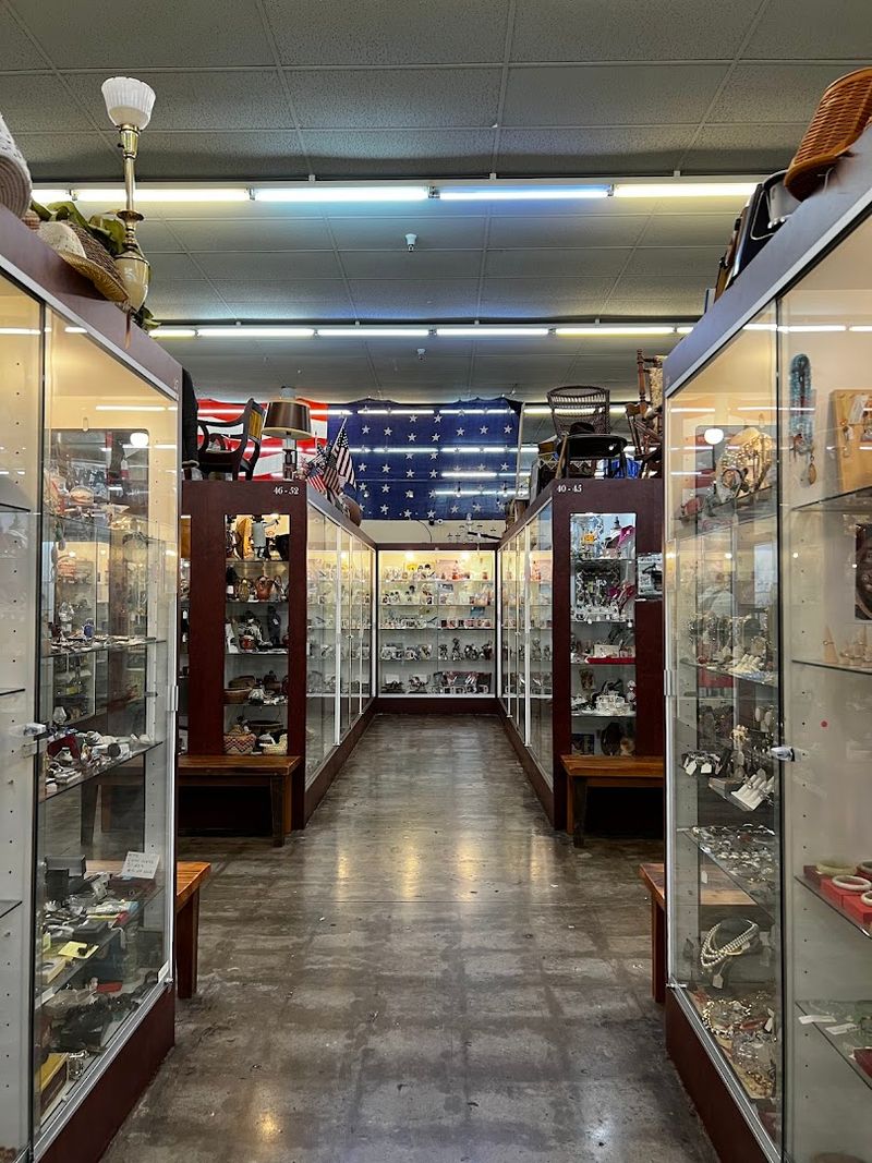 The Joy Of Finding Vintage Jewelry And Accessories