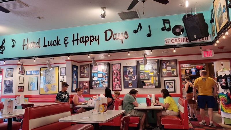 Mel’s Hard Luck Diner