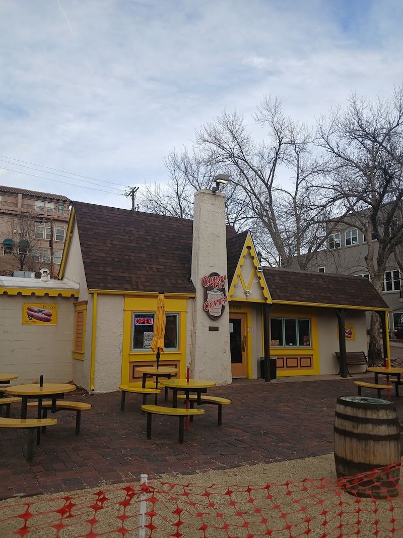 Colorado Avenue Has A Sweet Anchor And It Shows