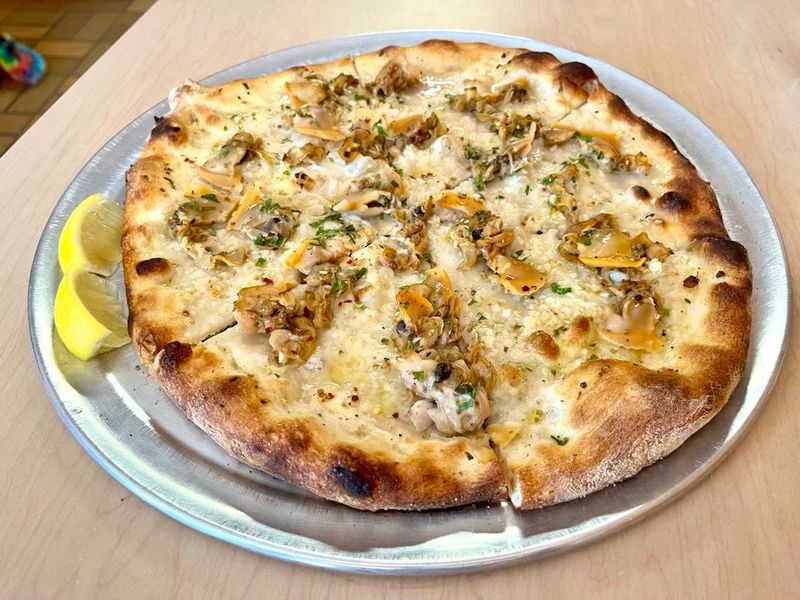 Connecticut: New Haven-Style Pizza