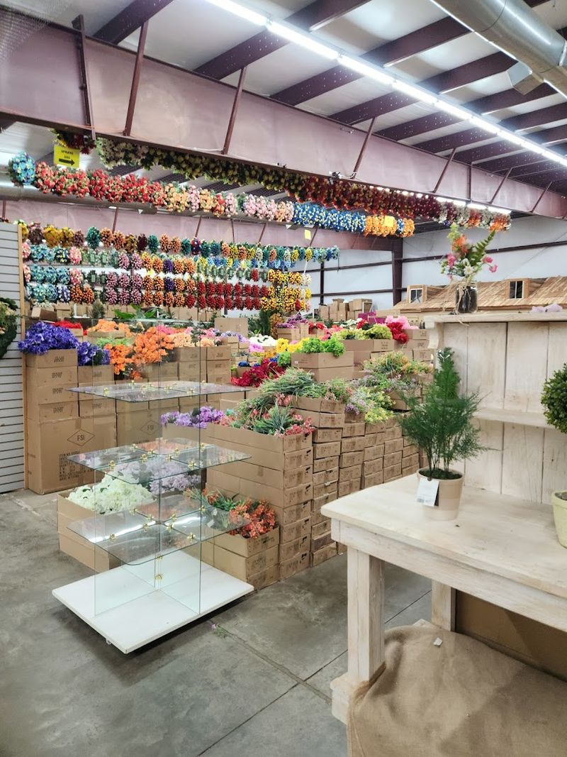 Colorful Displays With A Down-Home Feel Colorful Displays With A Down-Home Feel