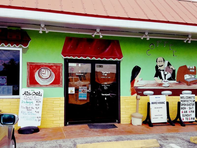 Colorful Walls Make Every Bite More Fun