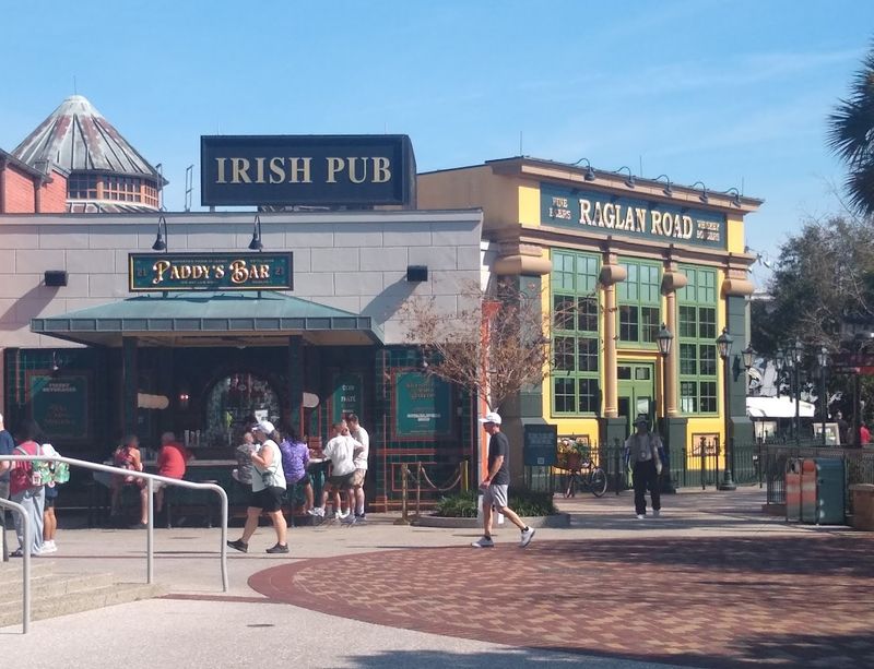 Raglan Road Irish Pub