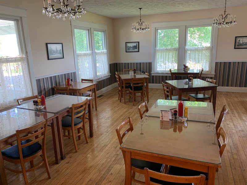 Come Hungry For The Bay De Noc Dining Room Come Hungry For The Bay De Noc Dining Room