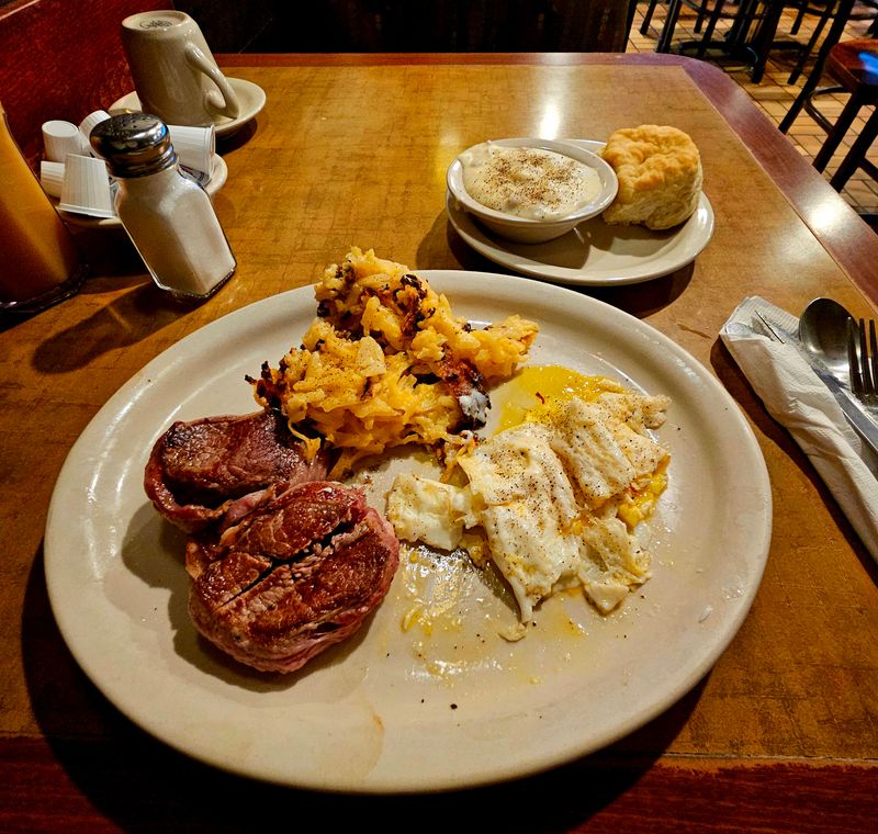 Old-School Atmosphere With Real Warmth