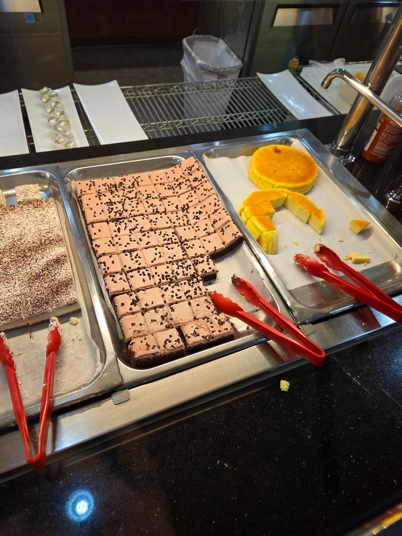 Comfort Food, Salads, And Sweet Endings Comfort Food, Salads, And Sweet Endings