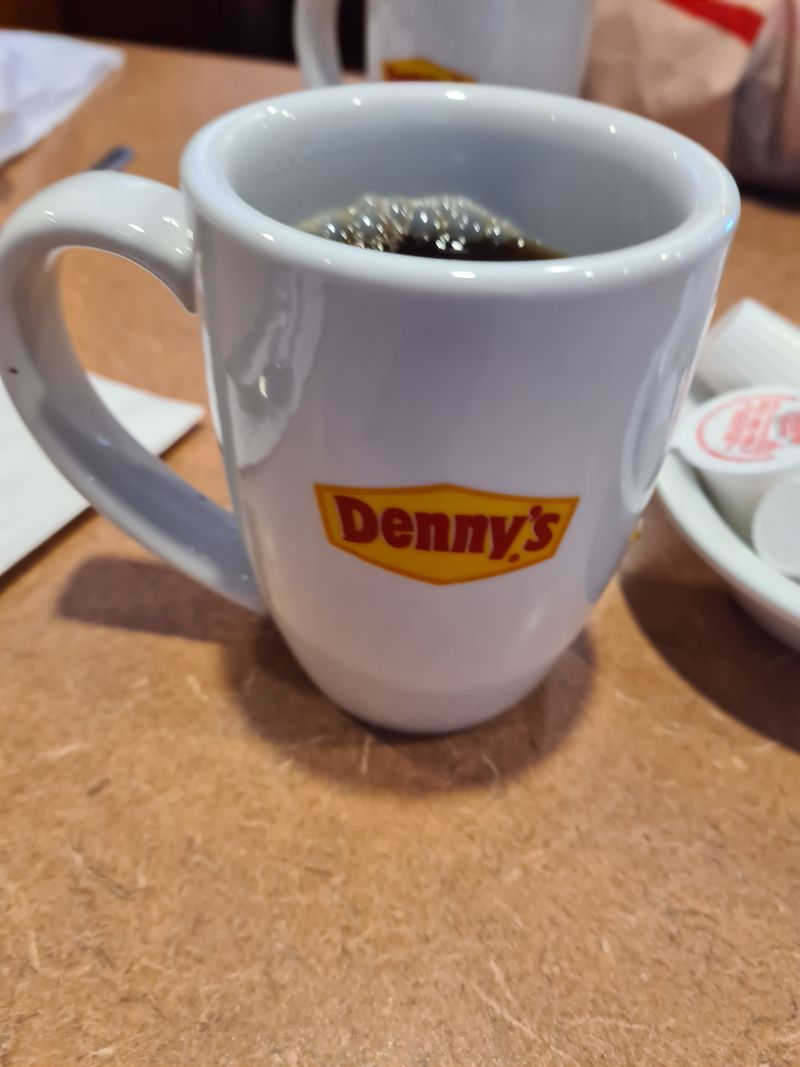 Reliable Spot for Spontaneous Late-Night Gatherings