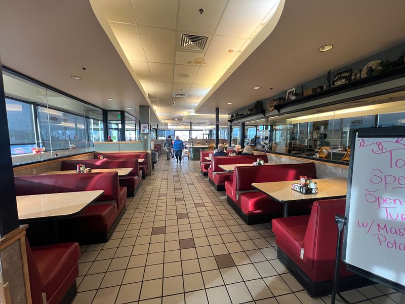 Timing, Crowds, and Seating Choices