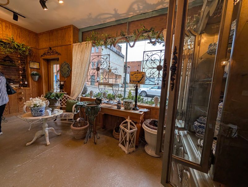 Comfortable Weekday And Saturday Hours Comfortable Weekday And Saturday Hours