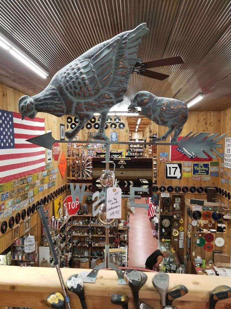 Junk-Shun Barn Flea Market, Harrison