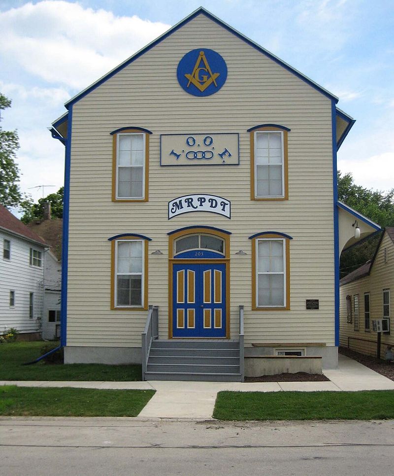 The Quiet Charm Of Rural Illinois Seasons