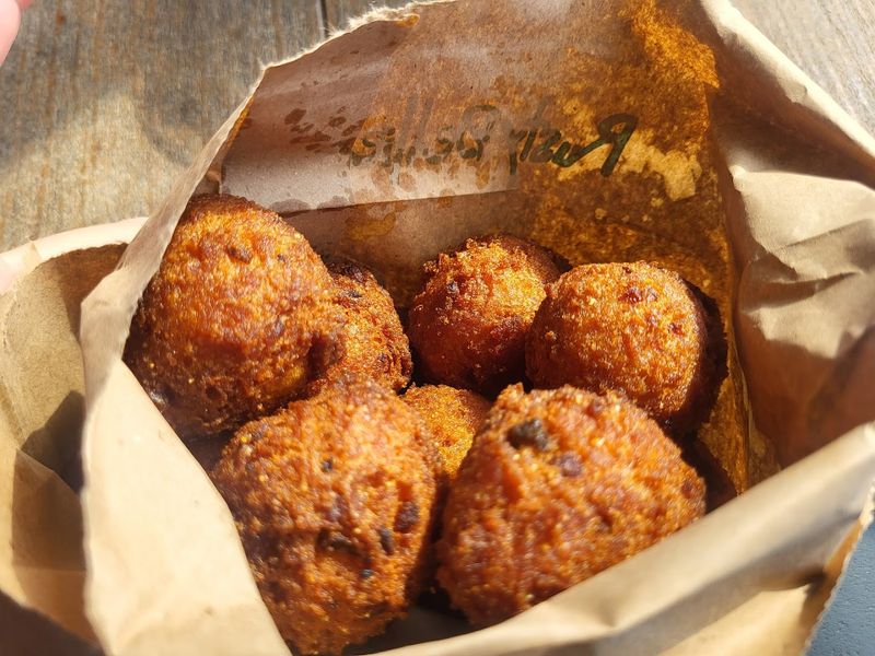 Complimentary Hush Puppies Set The Tone From The Start Complimentary Hush Puppies Set The Tone From The Start