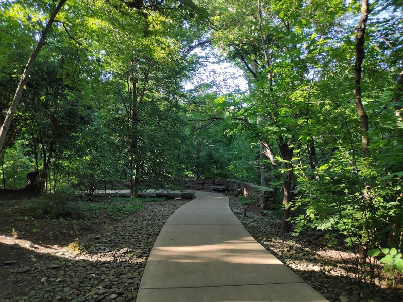 Compton Gardens and Arboretum, Bentonville