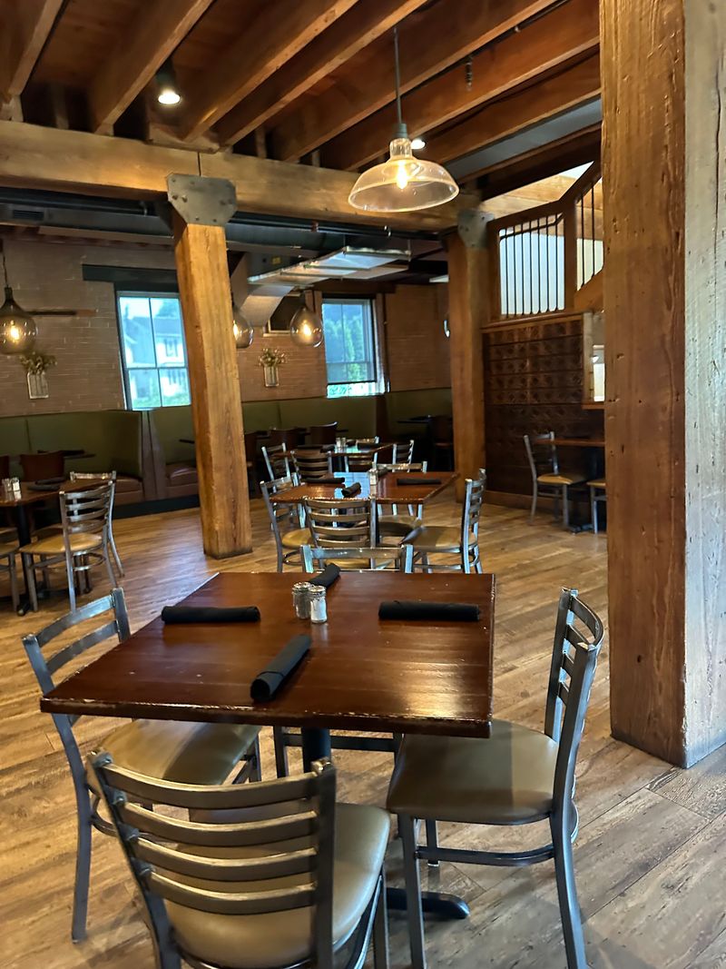 A Romantic Atmosphere That Delivers