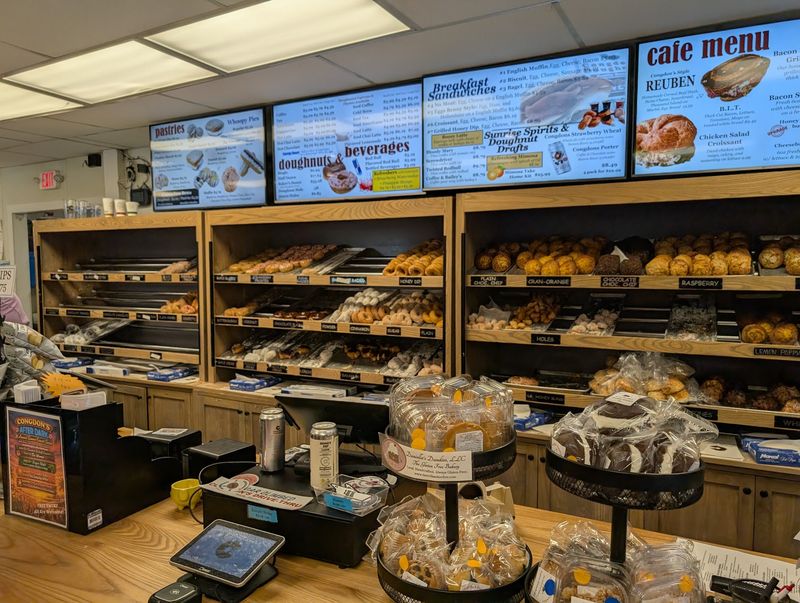 Congdon's Doughnuts, Wells
