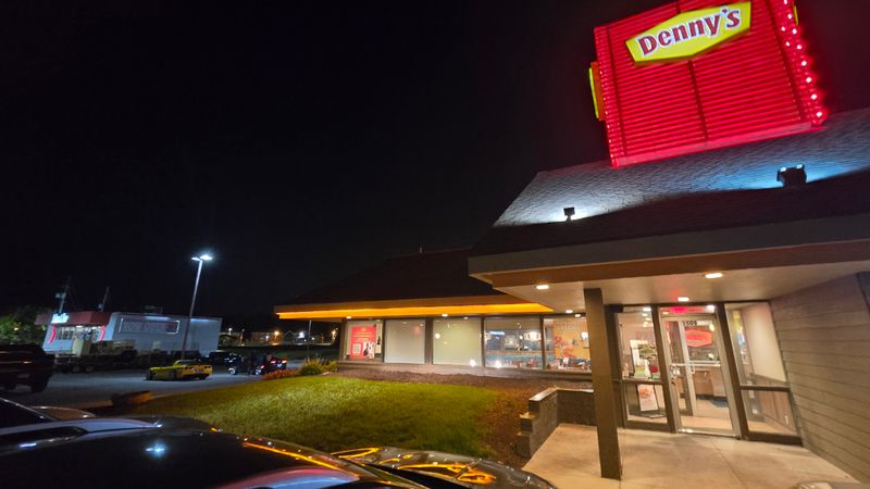 Welcoming Atmosphere for Solo Diners