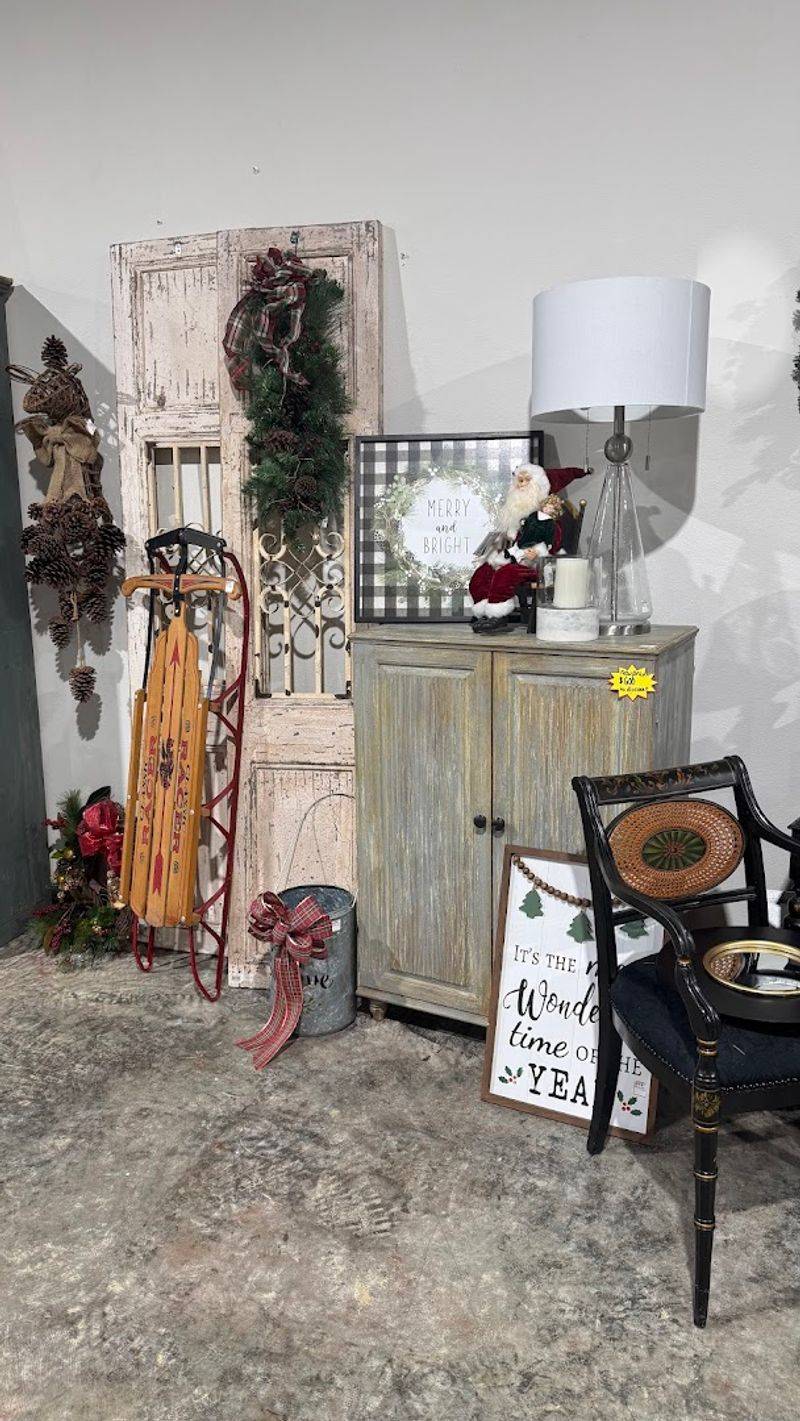Furniture Sections Mixing Vintage And Modern Style