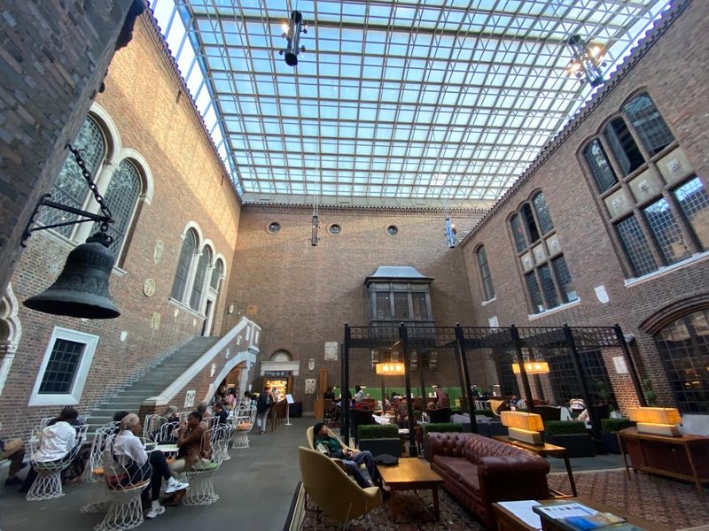 Kresge Court, The Living Room