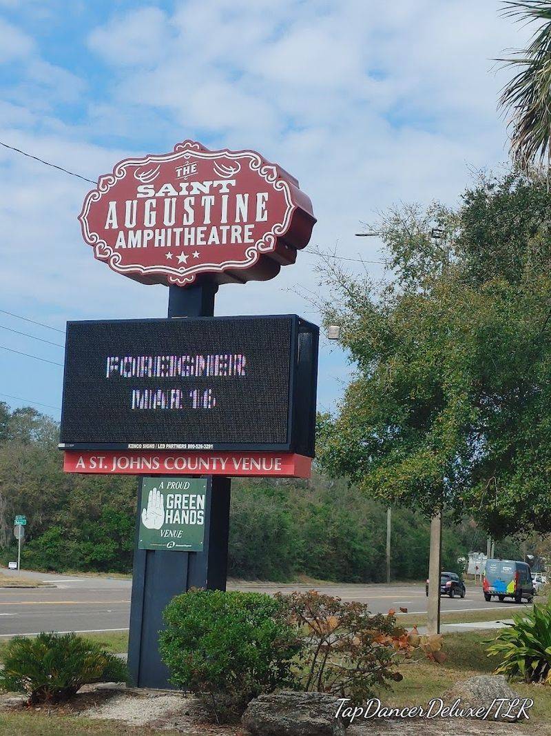 Convenient Location Near Attractions