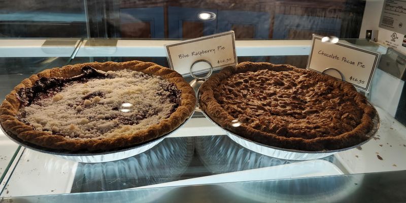 Custom Cakes and Online Ordering Done Right