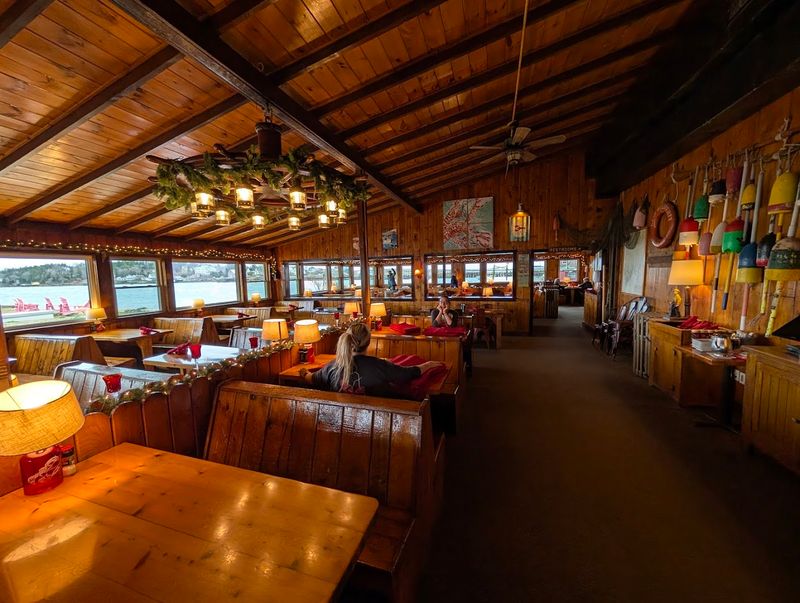 Cook's Lobster & Ale House - Bailey Island