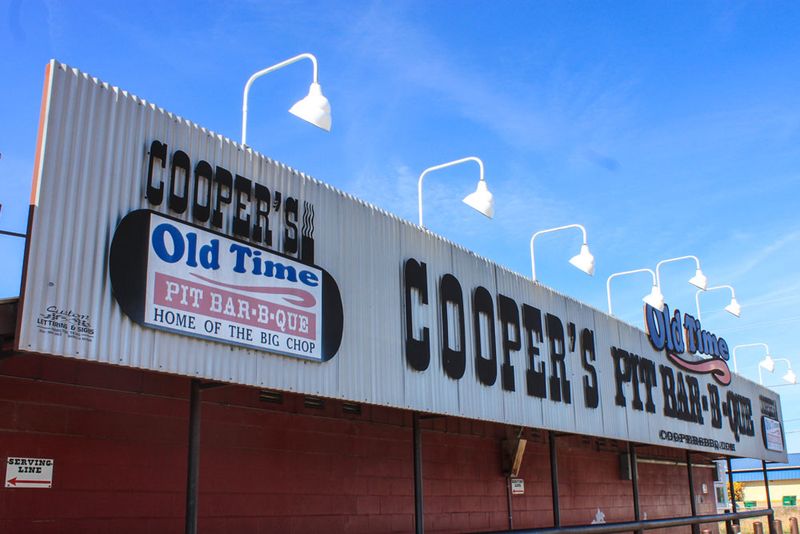 Cooper's Old Time Pit Bar‑B‑Que (Llano)