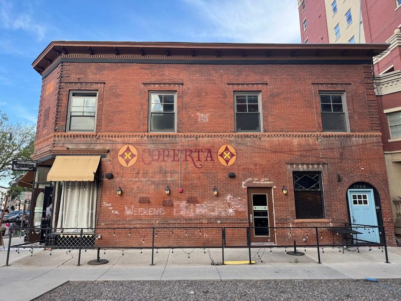 Coperta, Denver Coperta, Denver
