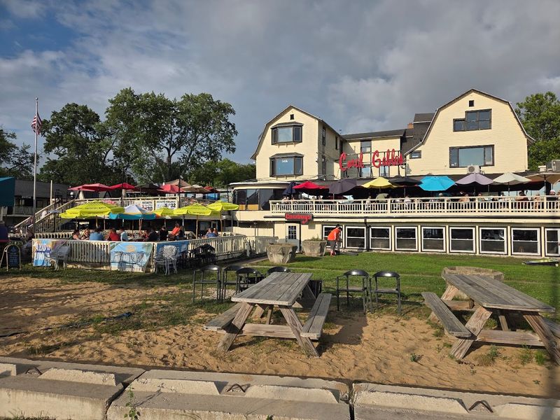 Coral Gables, Saugatuck