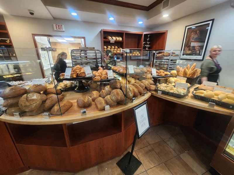 Michael Angelo's Bakery, Broadview Heights