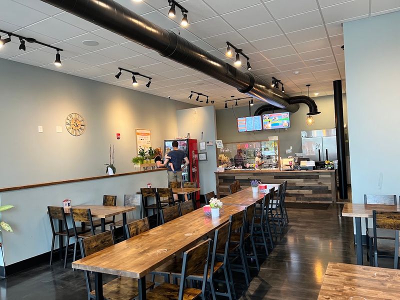 Corner 11 Poke & Ramen, Strongsville