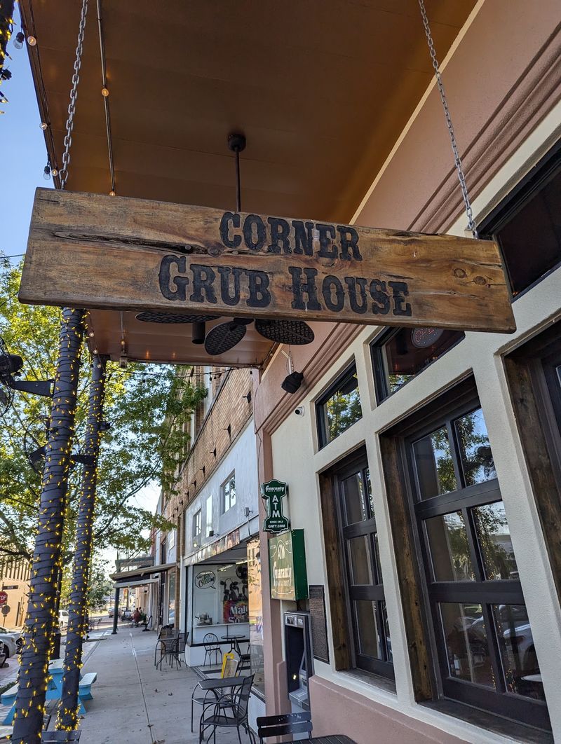 Corner Grub House 