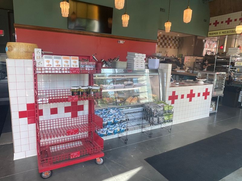 Counter Seats Put The Oven Action Up Close