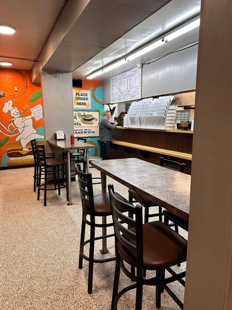 Counter Service That Keeps Things Moving Efficiently