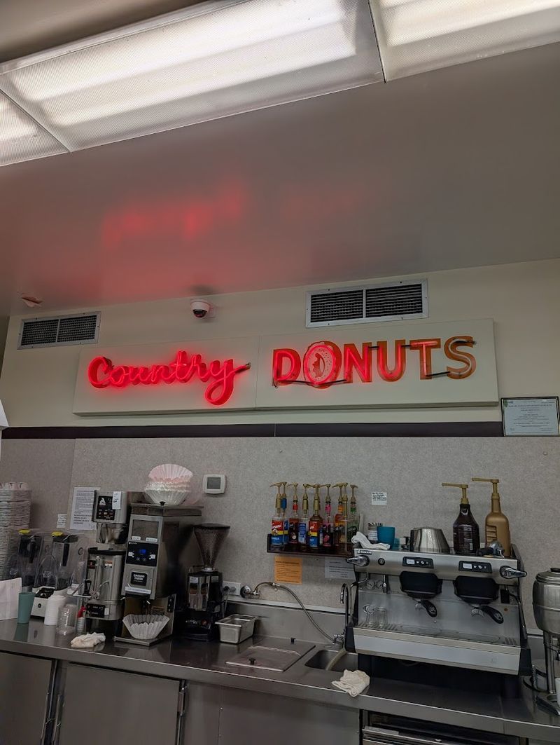 Country Donuts, Crystal Lake