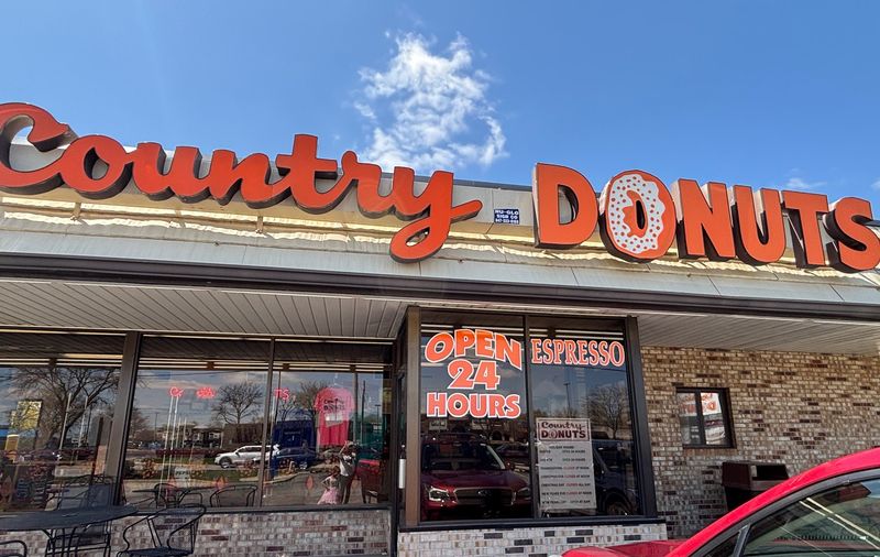 Country Donuts (Crystal Lake)